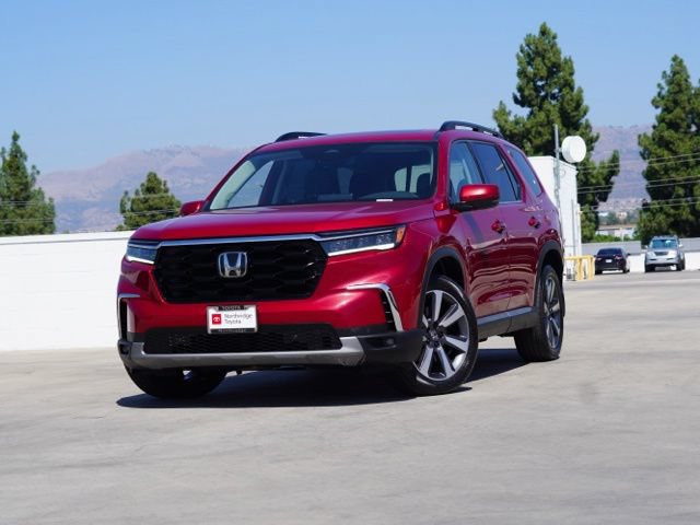 Used 2023 Honda Pilot Touring image 3