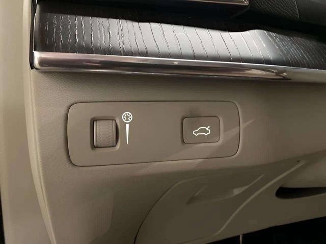 Used 2020 Volvo XC90 T5 Momentum image 56