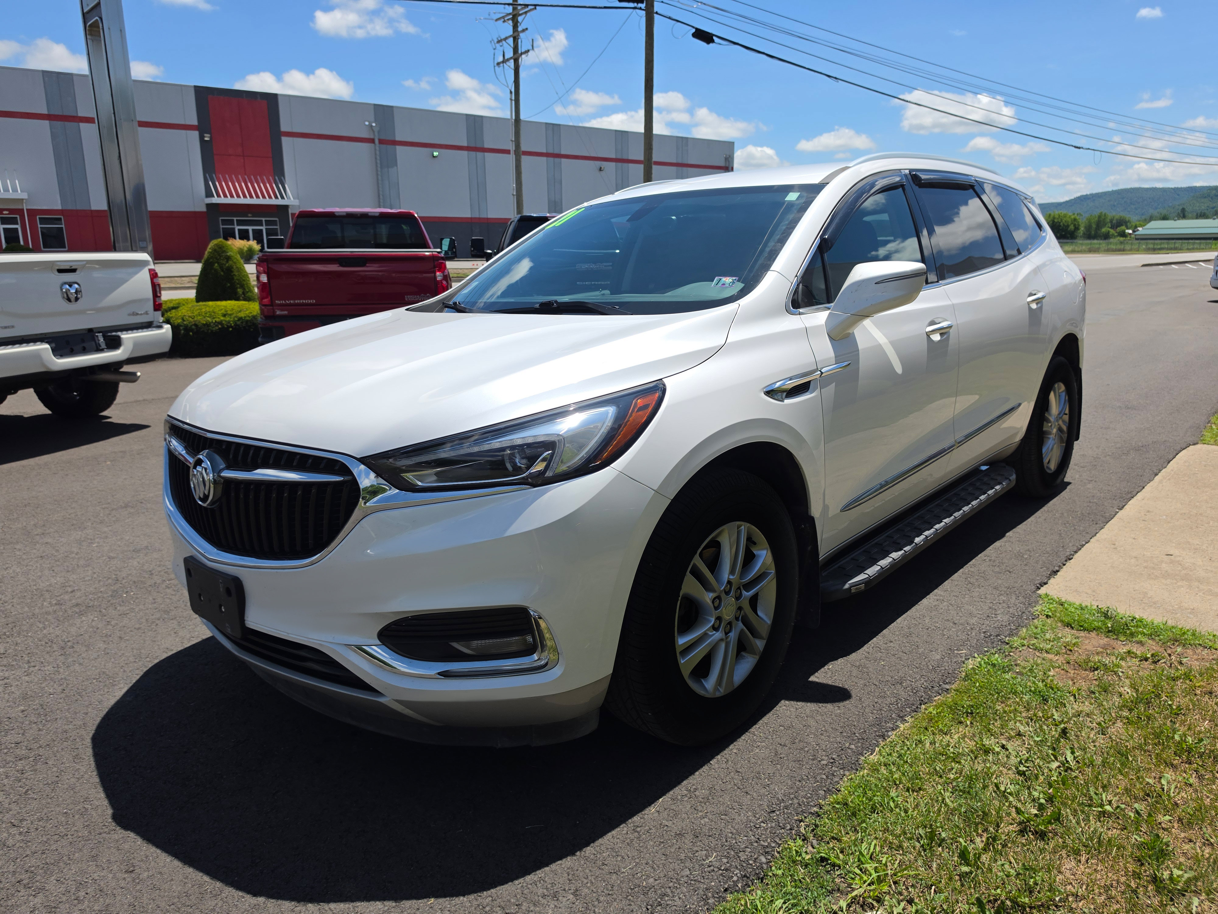 Used 2021 Buick Enclave Essence AWD/4WD image 7