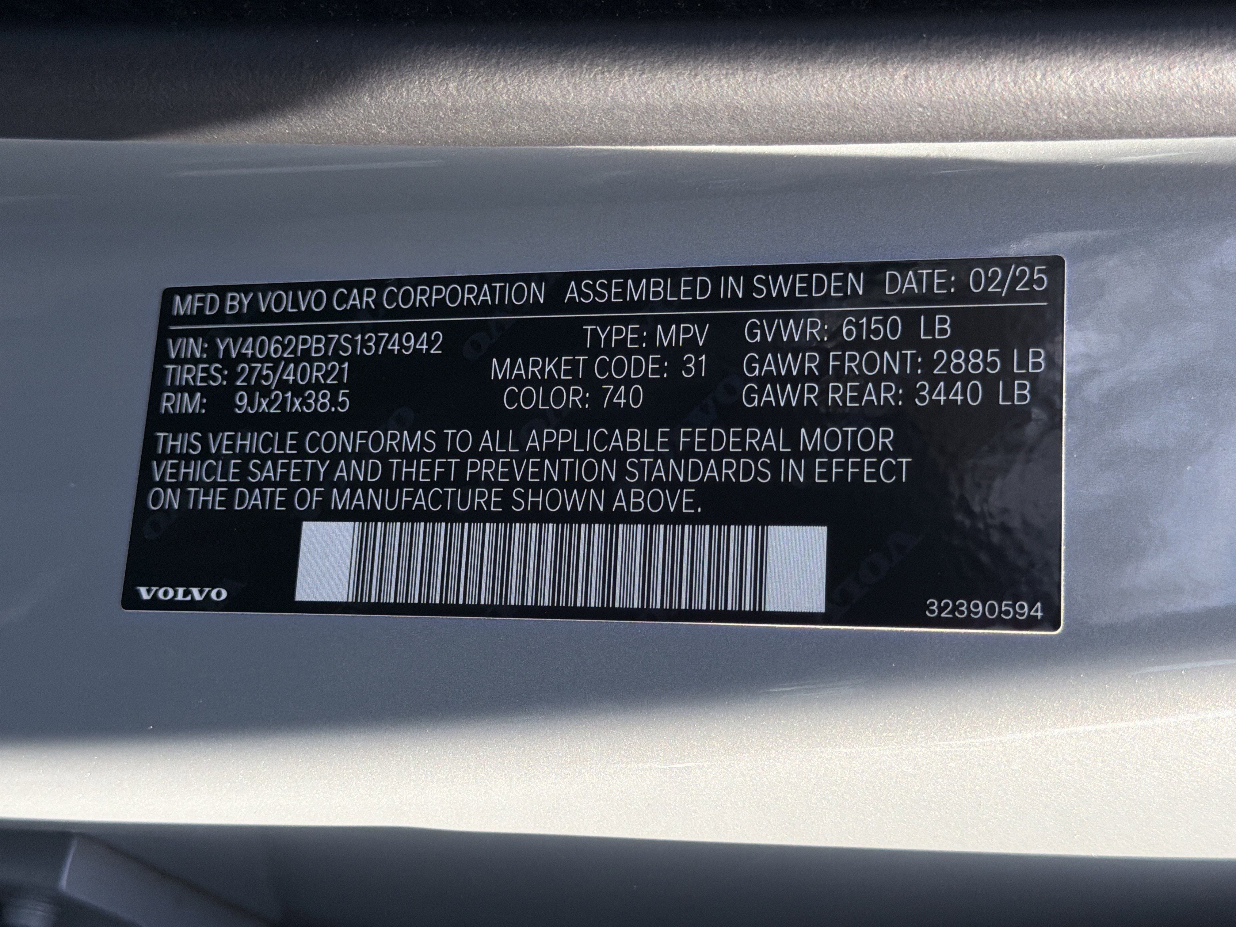 Certified 2025 Volvo XC90 B6 Plus image 37