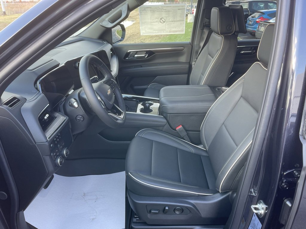 New 2026 Chevrolet Suburban Premier image 12