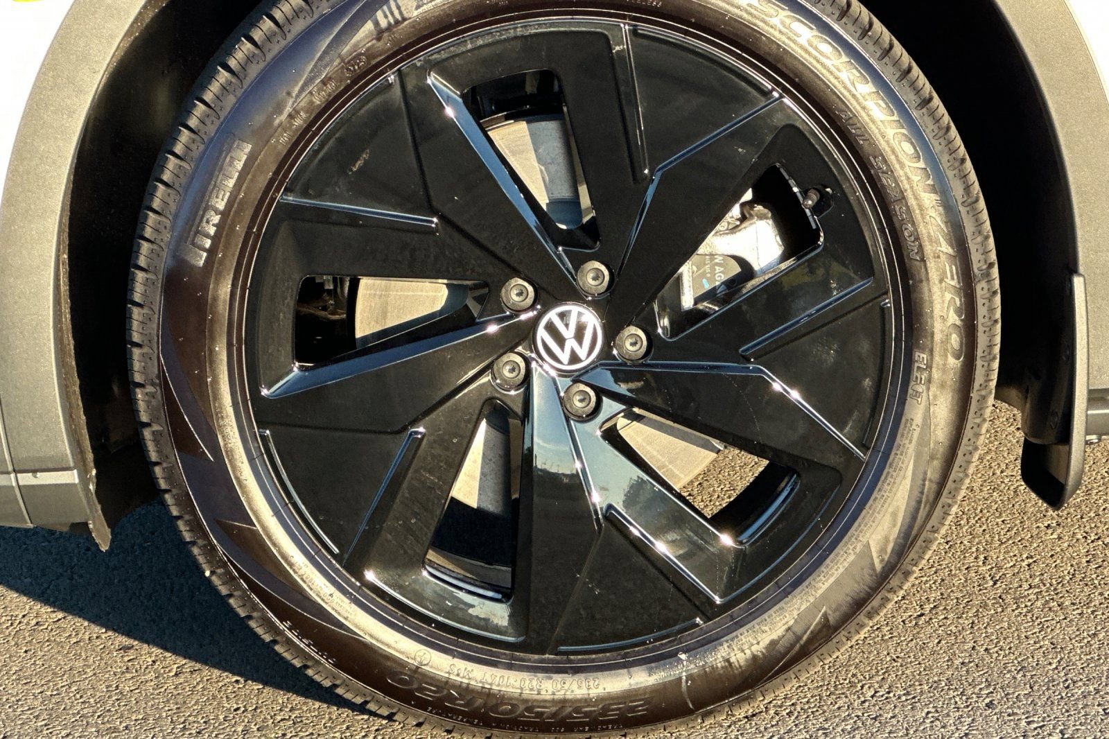 New 2026 Volkswagen ID.4 Pro S Plus image 24