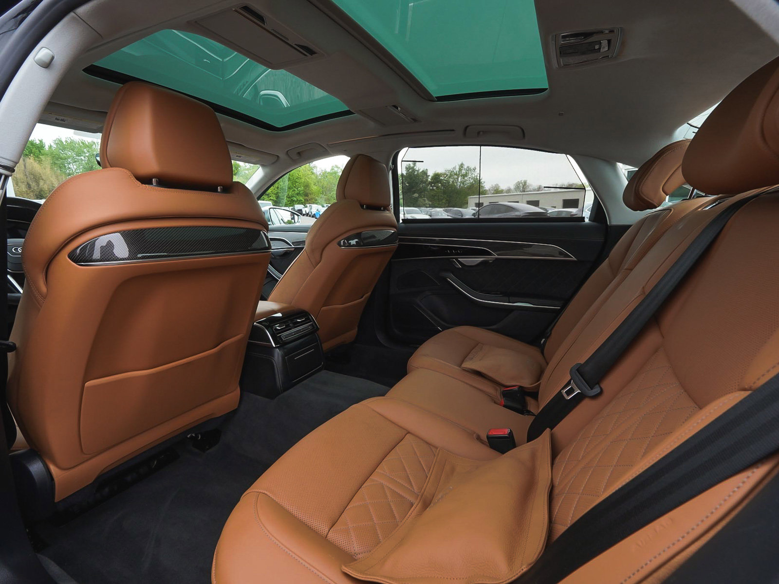 Used 2023 Audi S8 w/ S8 Comfort Plus Package AWD/4WD image 35