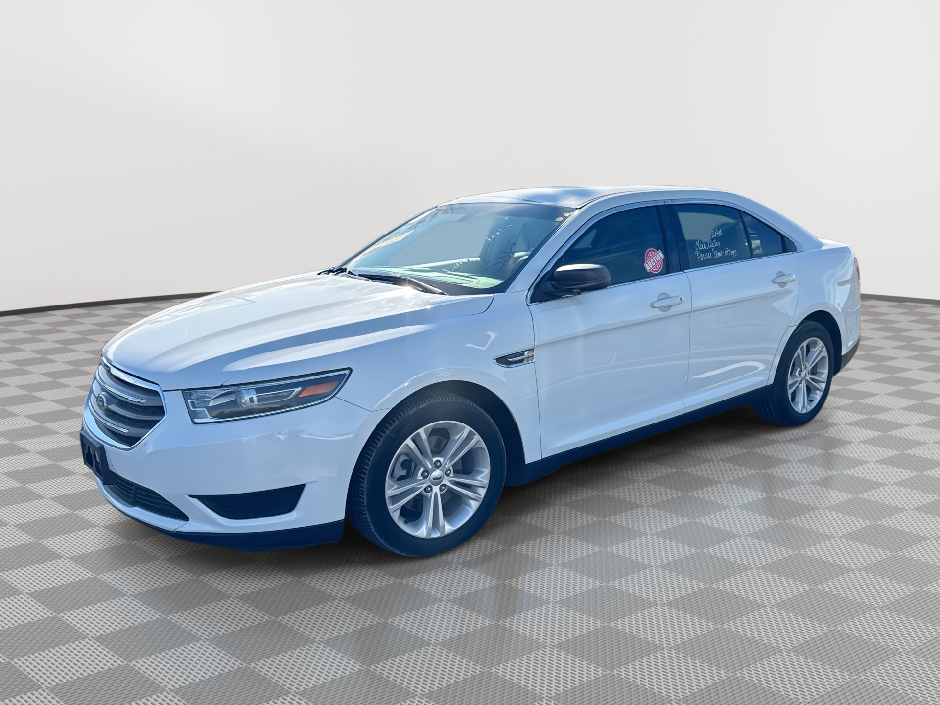 Used 2018 Ford Taurus SE FWD image 1