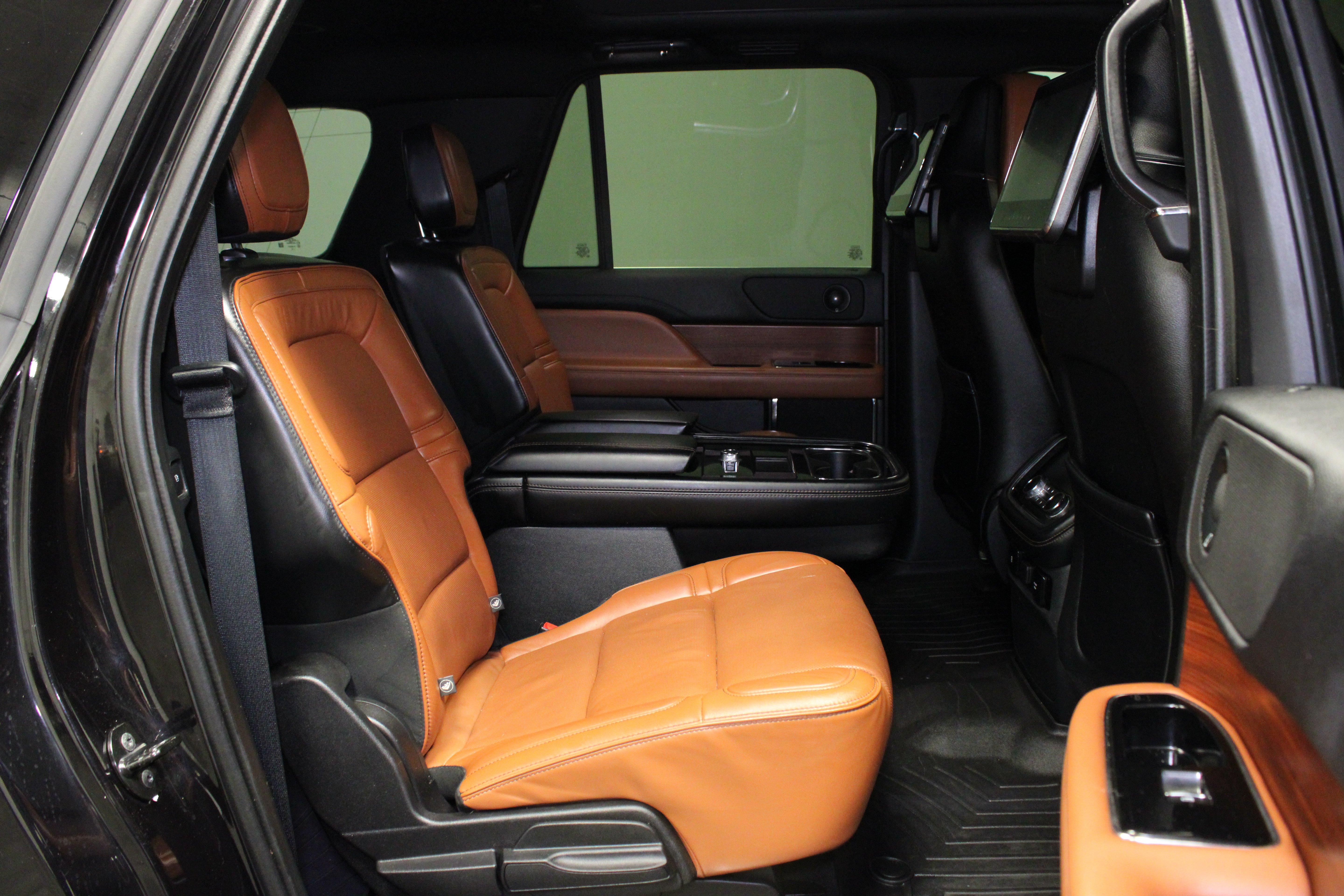 Used 2019 Lincoln Navigator L Reserve AWD/4WD image 17