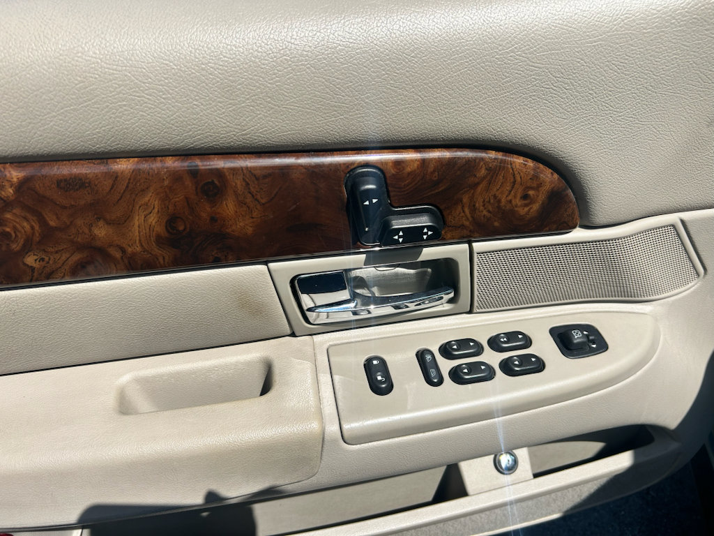 Used 2008 Mercury Grand Marquis GS RWD image 10