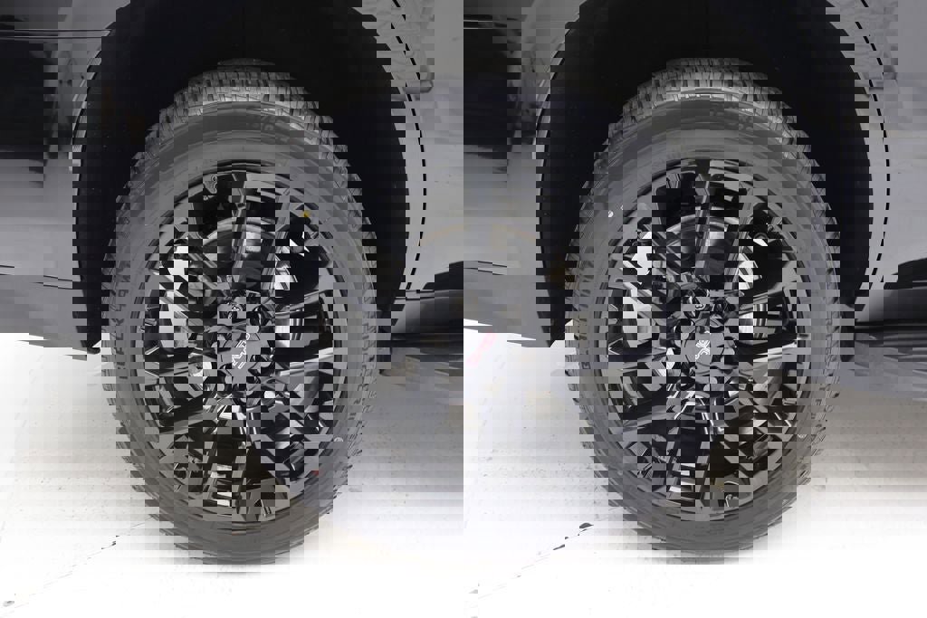 Used 2022 GMC Yukon SLE w/ Gmc Pro Safety Plus Package image 10