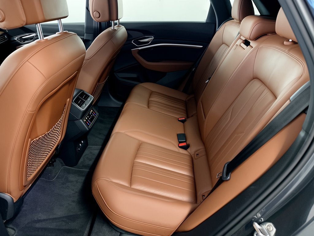 Certified 2024 Audi Q8 e-tron Premium Plus AWD/4WD image 25