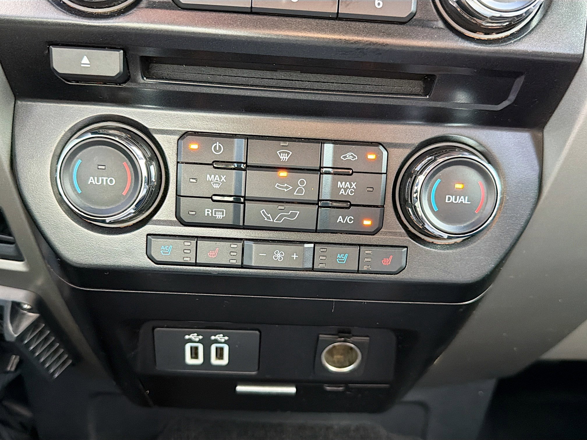 Used 2017 Ford F150 Lariat w/ Equipment Group 501A Mid image 42
