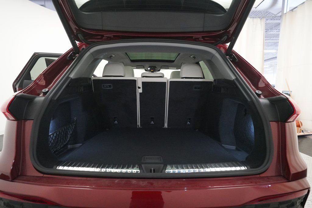 Certified 2025 Audi Q5 Premium Plus w/ Premium Plus image 32