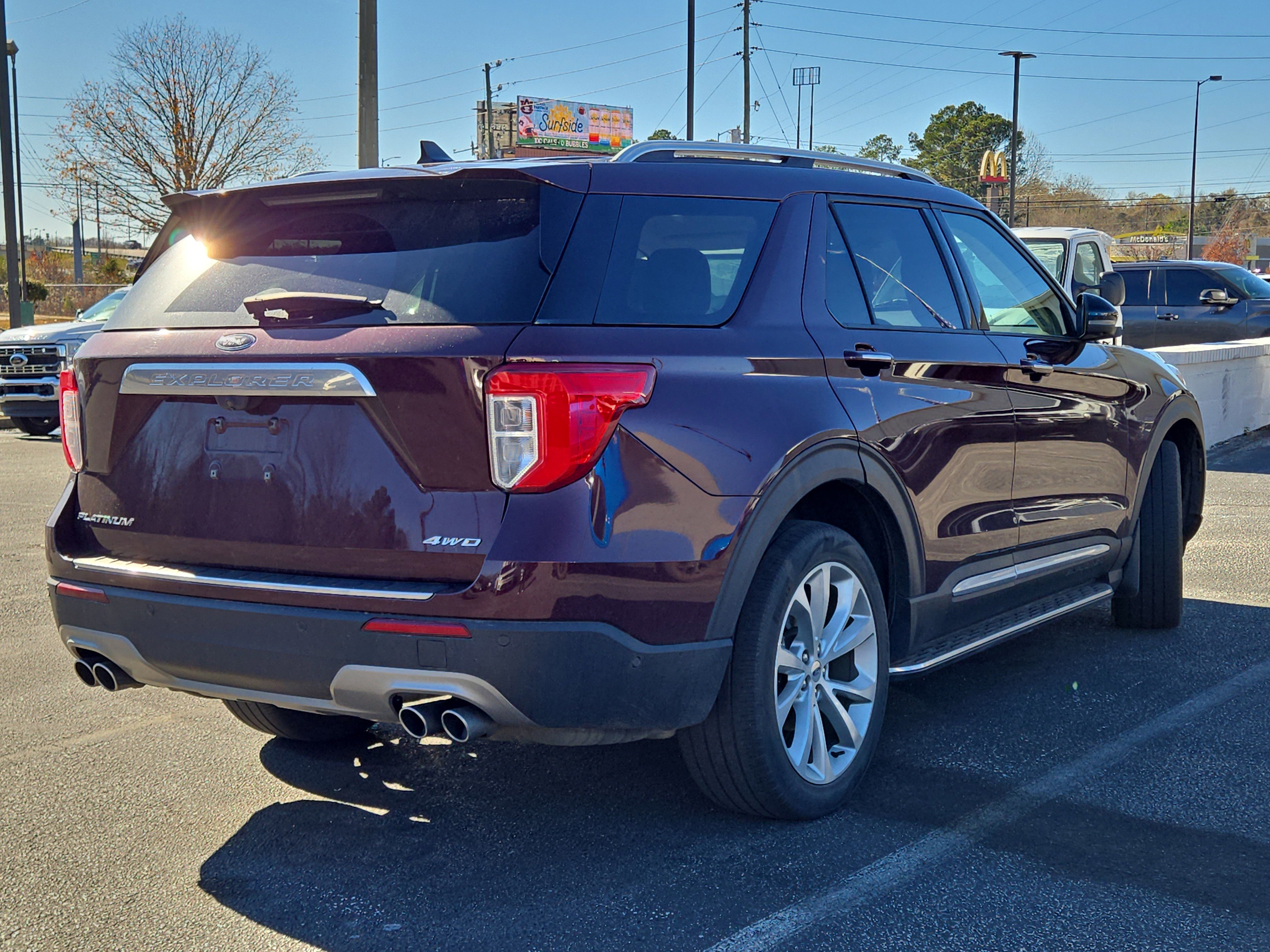 Used 2022 Ford Explorer Platinum w/ Equipment Group 601A image 5