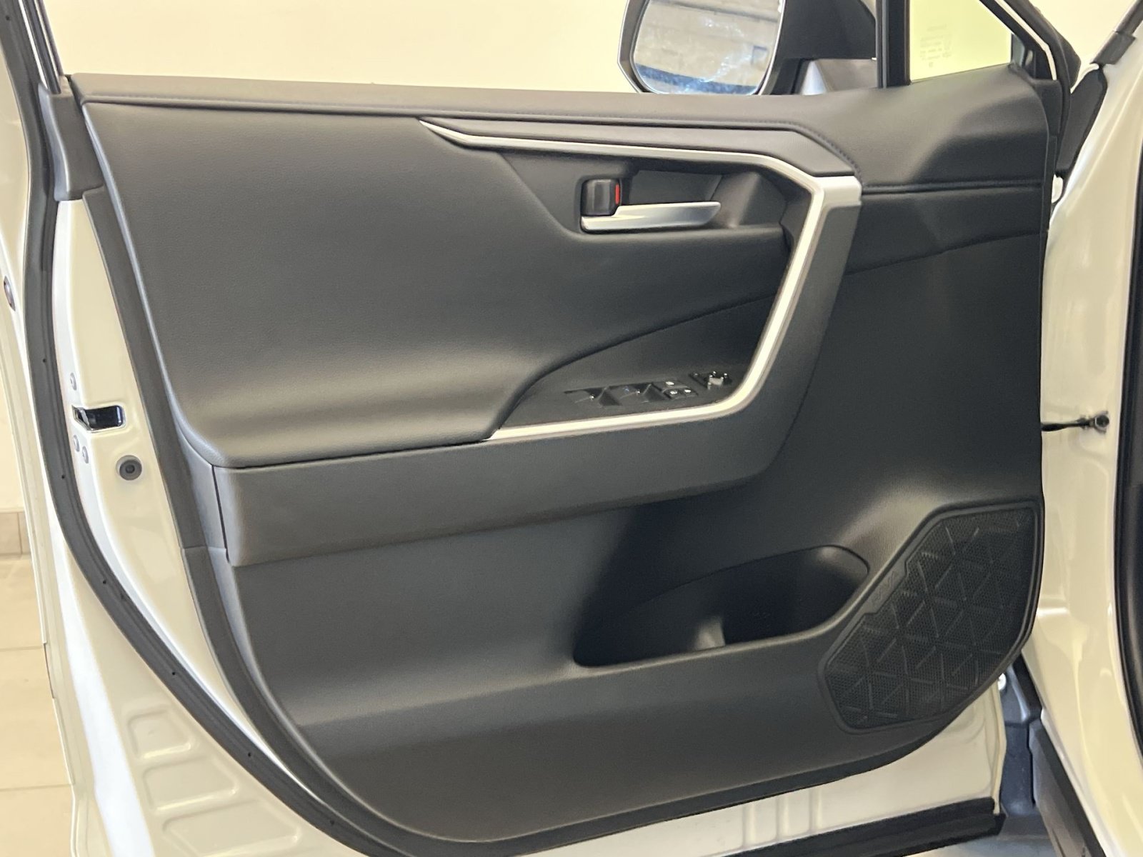 Used 2020 Toyota RAV4 XSE AWD/4WD image 39