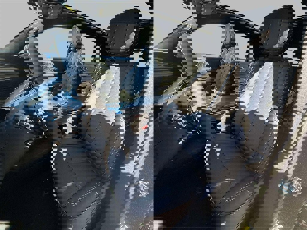 New 2025 Cadillac Lyriq Luxury image 2