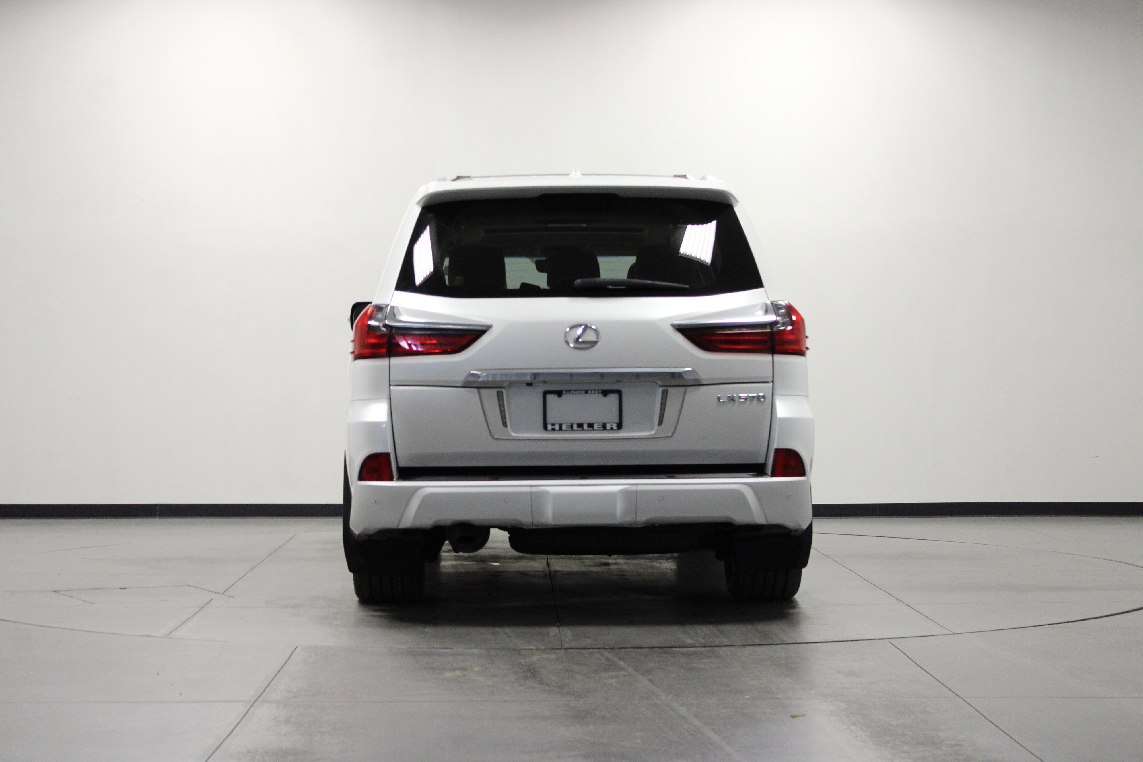 Used 2019 Lexus LX 570 4WD w/ Luxury Package image 5