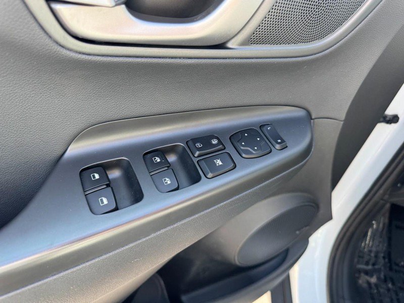 Used 2019 Hyundai Kona Limited image 16