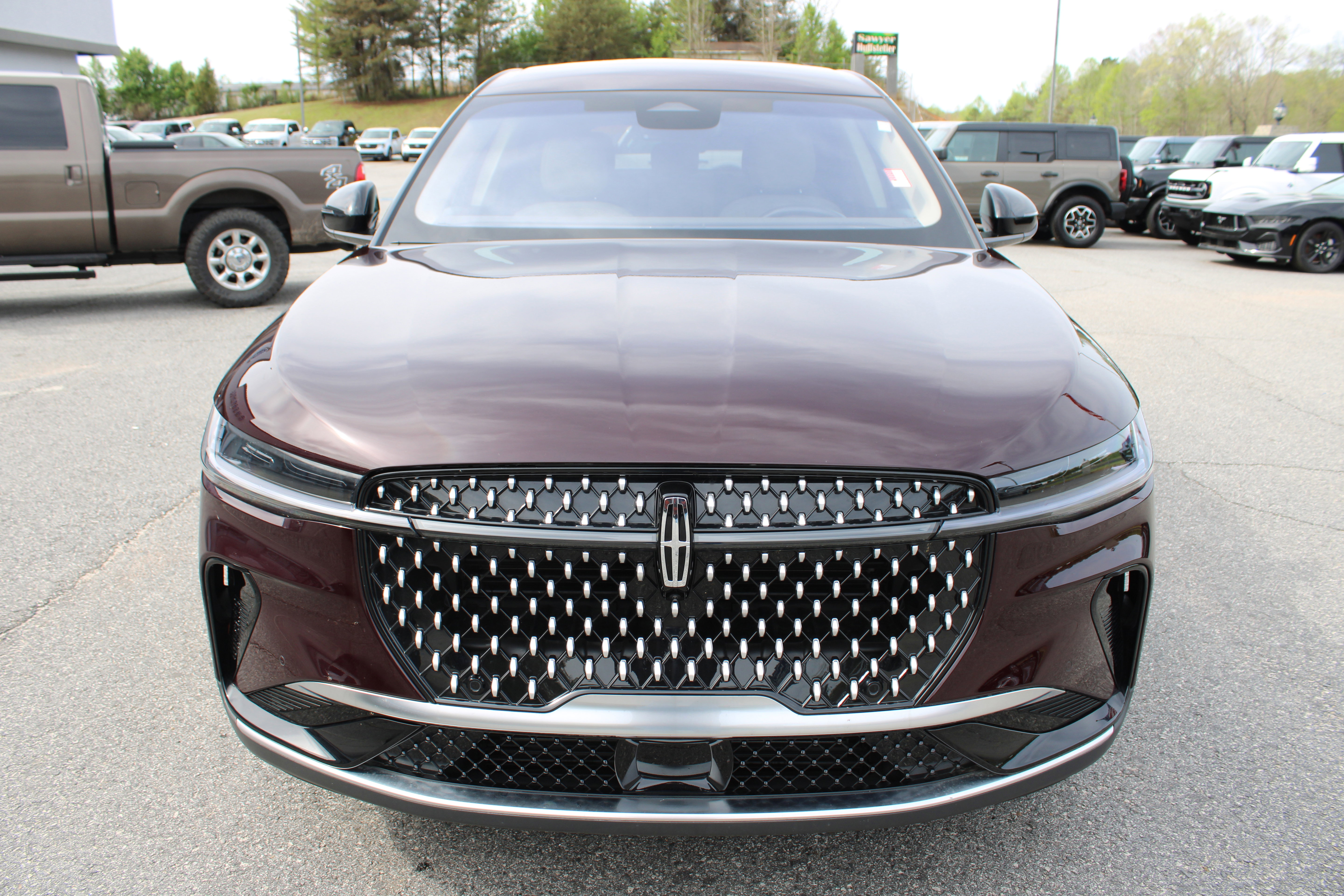 Used 2024 Lincoln Nautilus Premier image 3