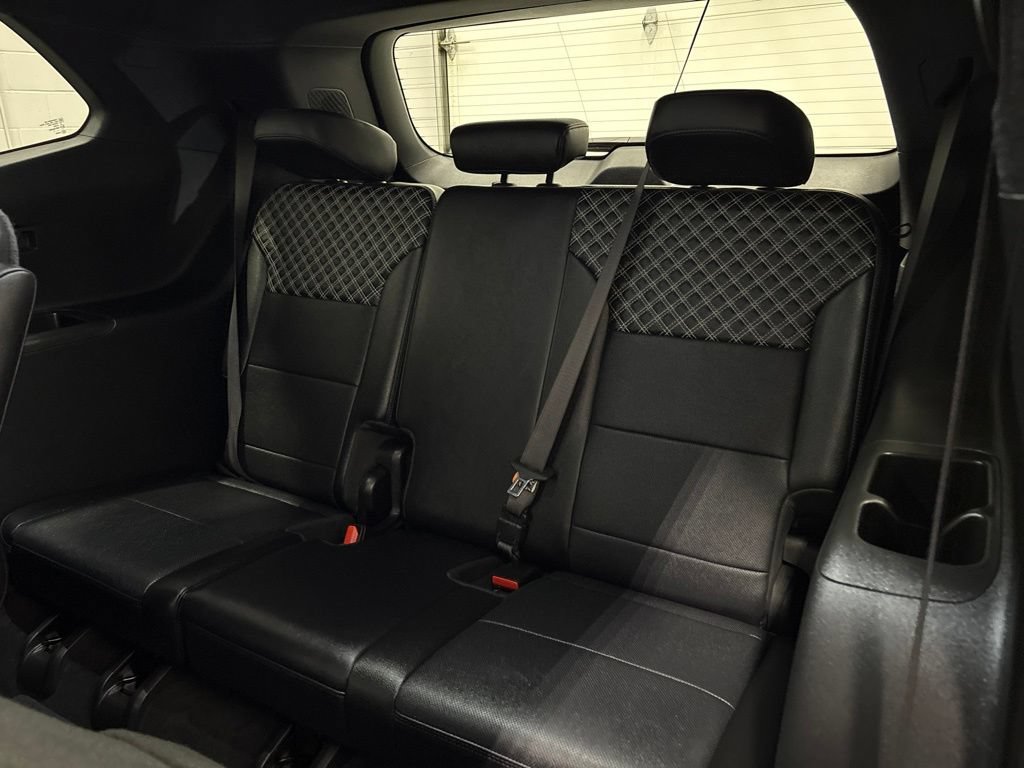 Used 2025 GMC Acadia Denali AWD/4WD image 32