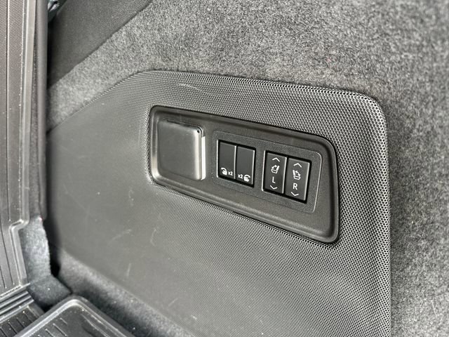 Used 2022 Cadillac Escalade Sport w/ Touring Package image 16