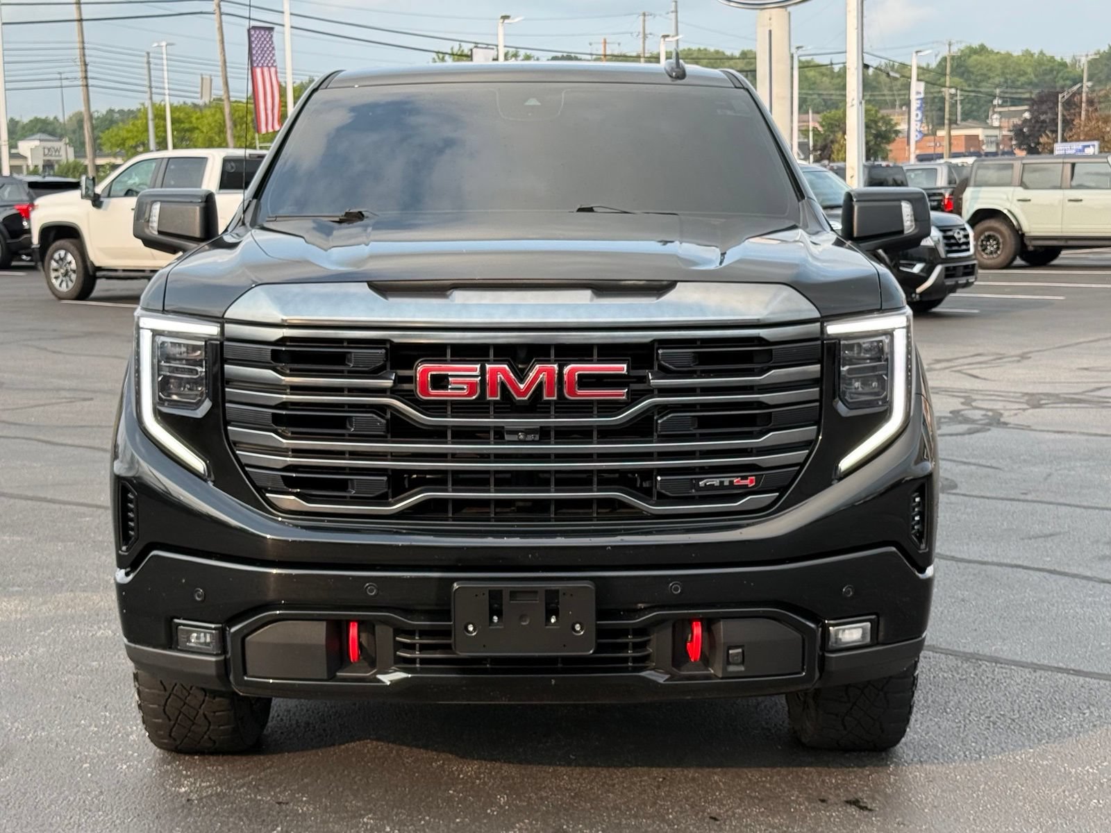 Used 2023 GMC Sierra 1500 AT4 AWD/4WD image 9