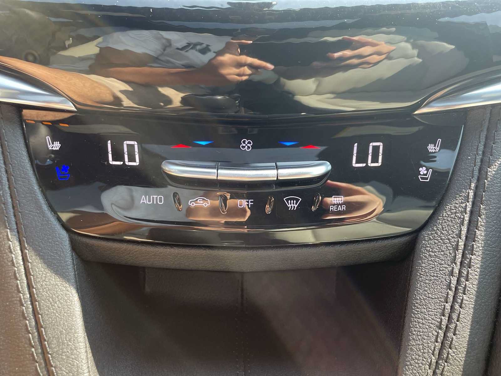 Certified 2023 Cadillac XT6 Sport w/ Technology Package AWD/4WD image 19