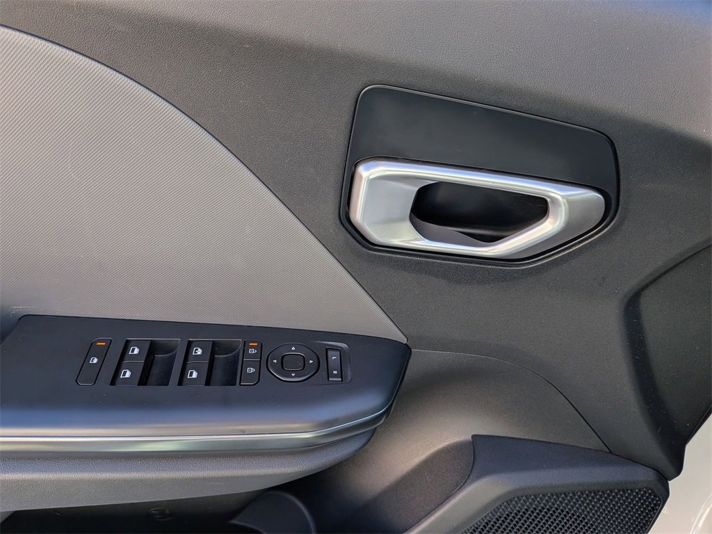 Used 2025 Kia K4 LXS image 11