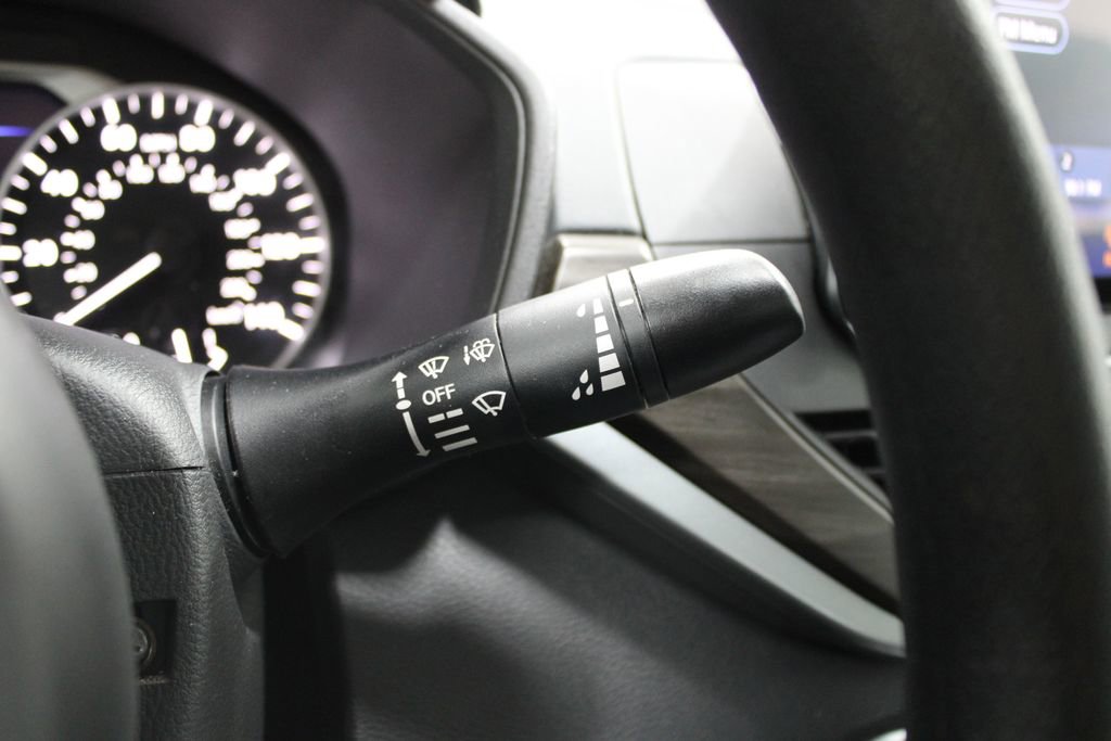 Used 2024 Nissan Altima 2.5 SV image 36