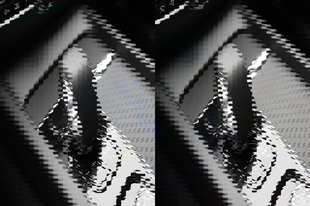 Used 2025 Volvo XC60 B5 Core image 27