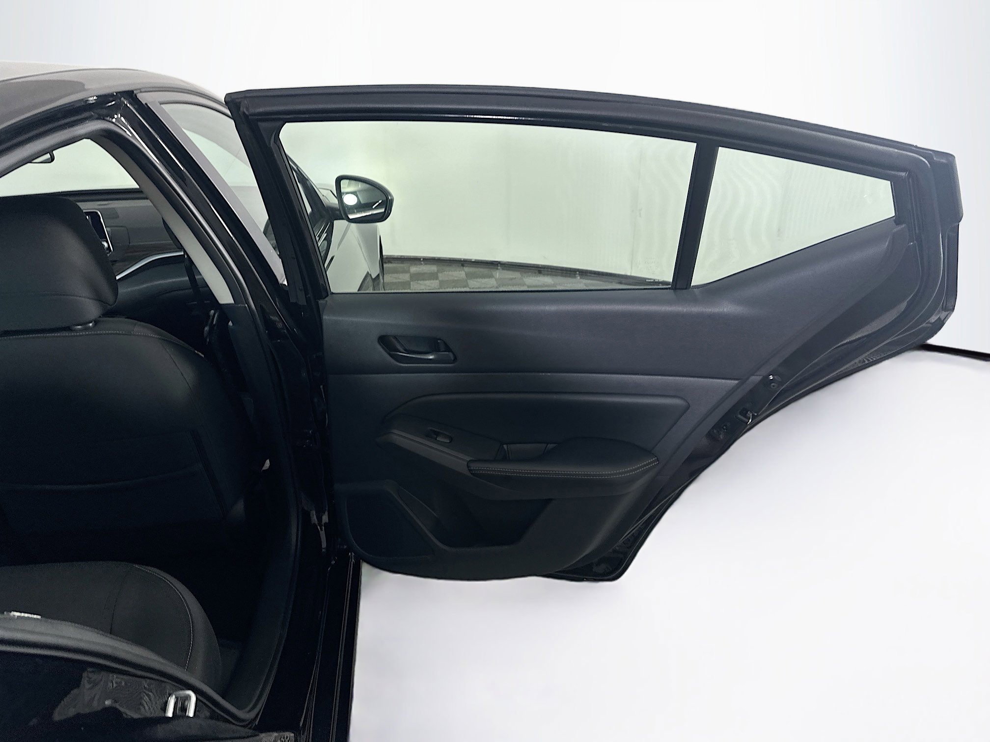 Used 2025 Nissan Altima 2.5 SV image 30