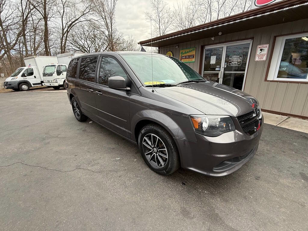 Used 2017 Dodge Grand Caravan SE image 2