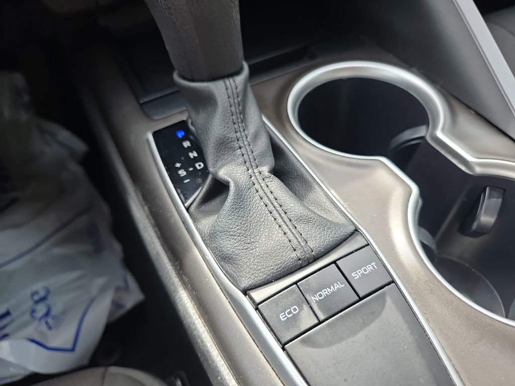 Used 2024 Toyota Camry LE FWD image 27