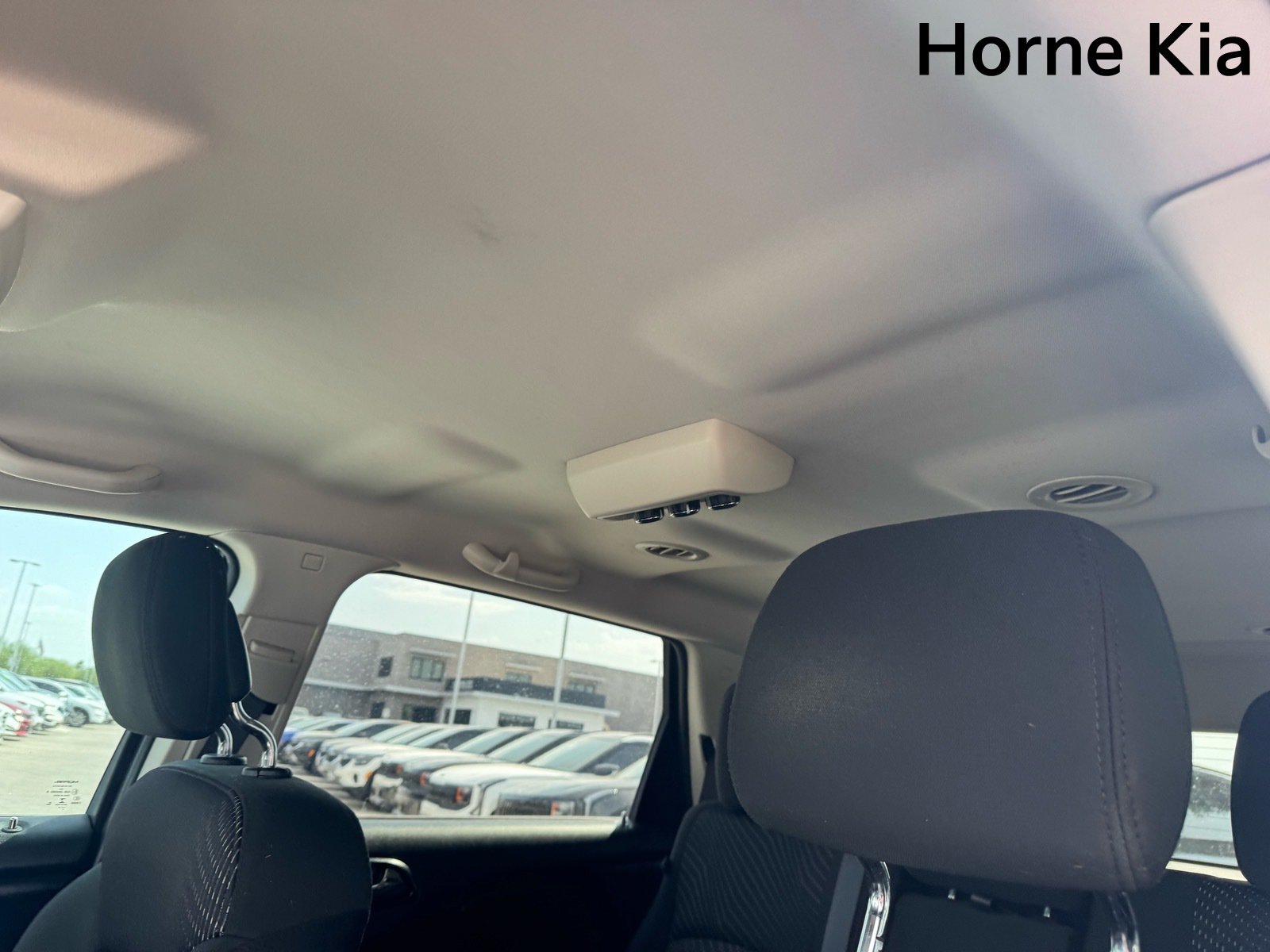 Used 2019 Dodge Journey SE FWD image 25