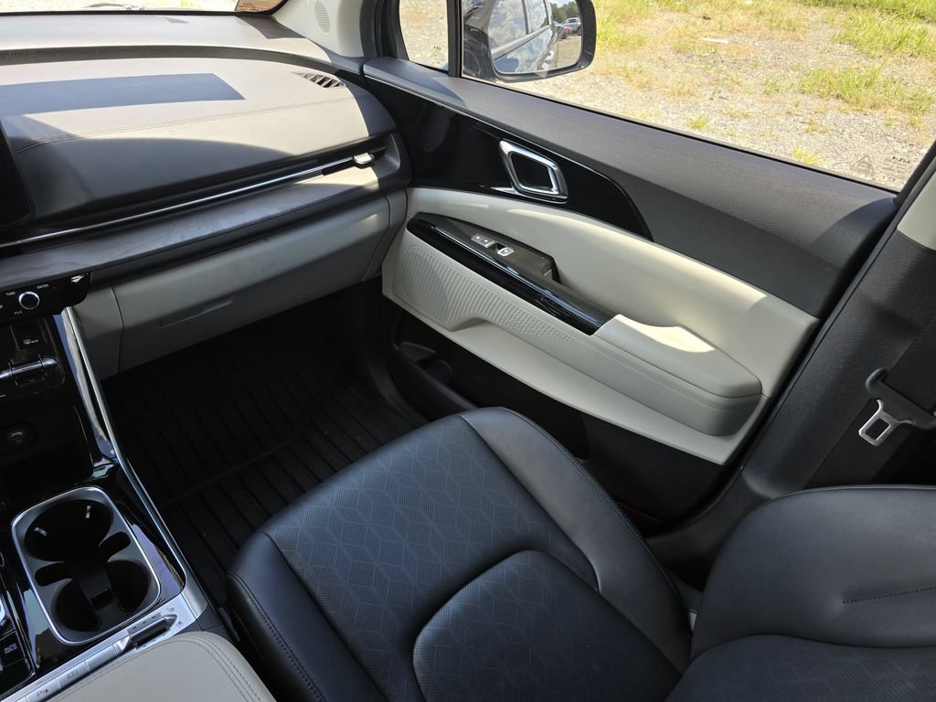 Certified 2024 Kia Carnival SX FWD image 24