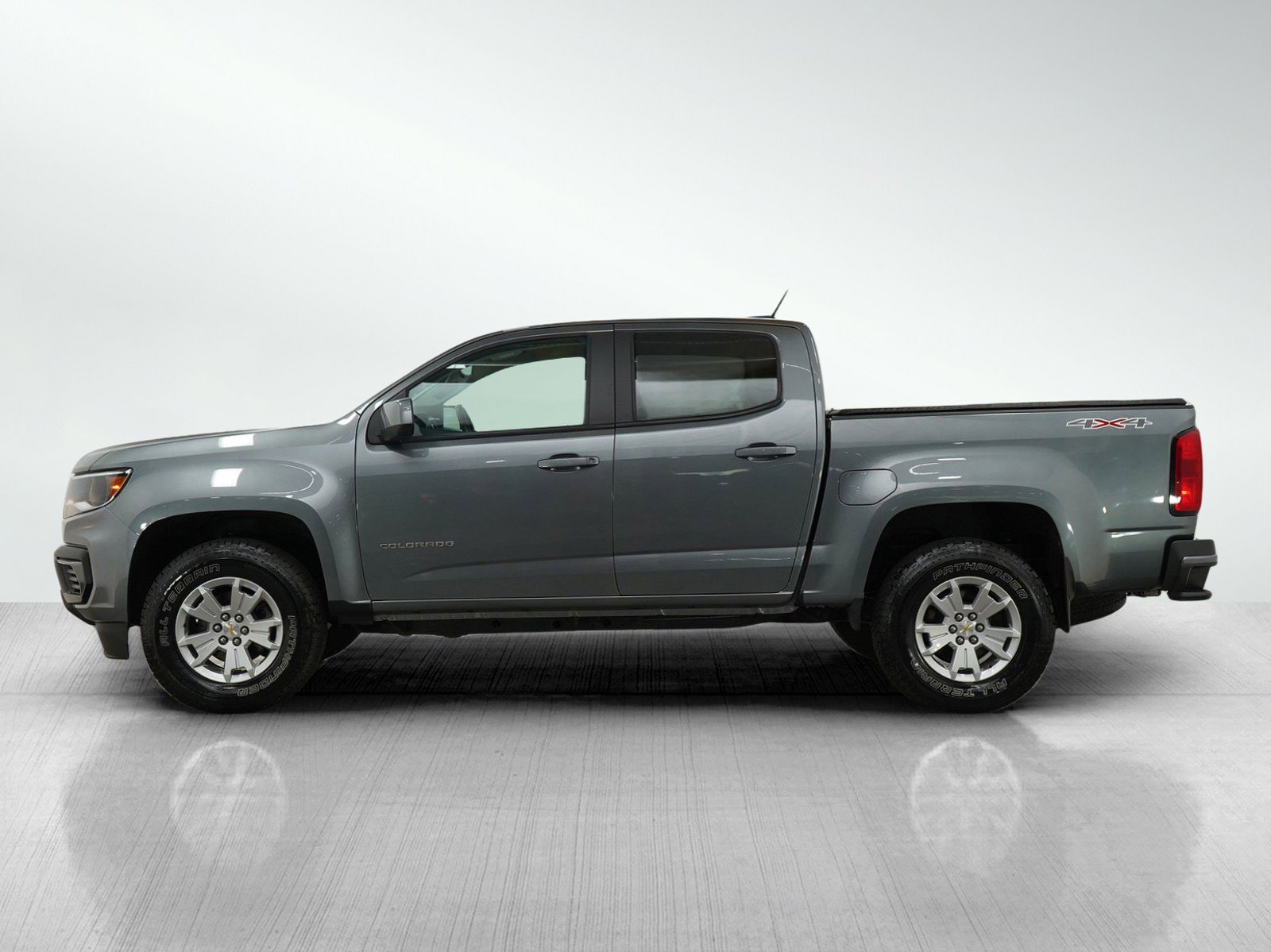 Used 2022 Chevrolet Colorado LT image 2