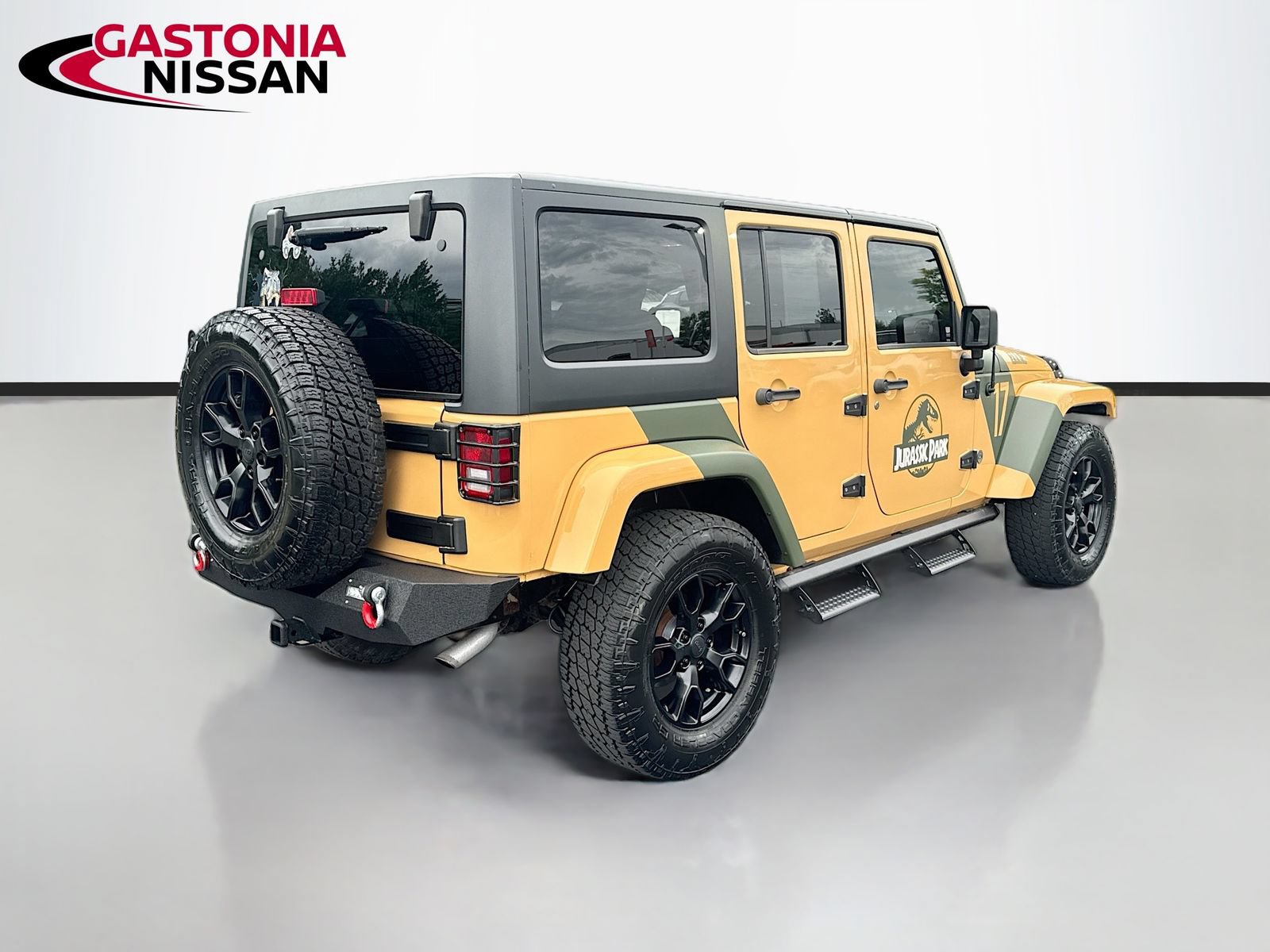 Used 2013 Jeep Wrangler Unlimited Sahara w/ Connectivity Group AWD/4WD image 9