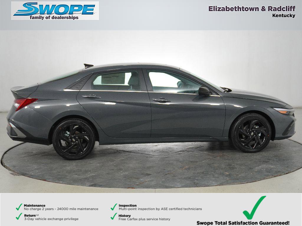New 2026 Hyundai Elantra SEL Sport Premium image 2