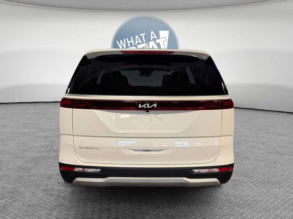 Used 2024 Kia Carnival LX image 5