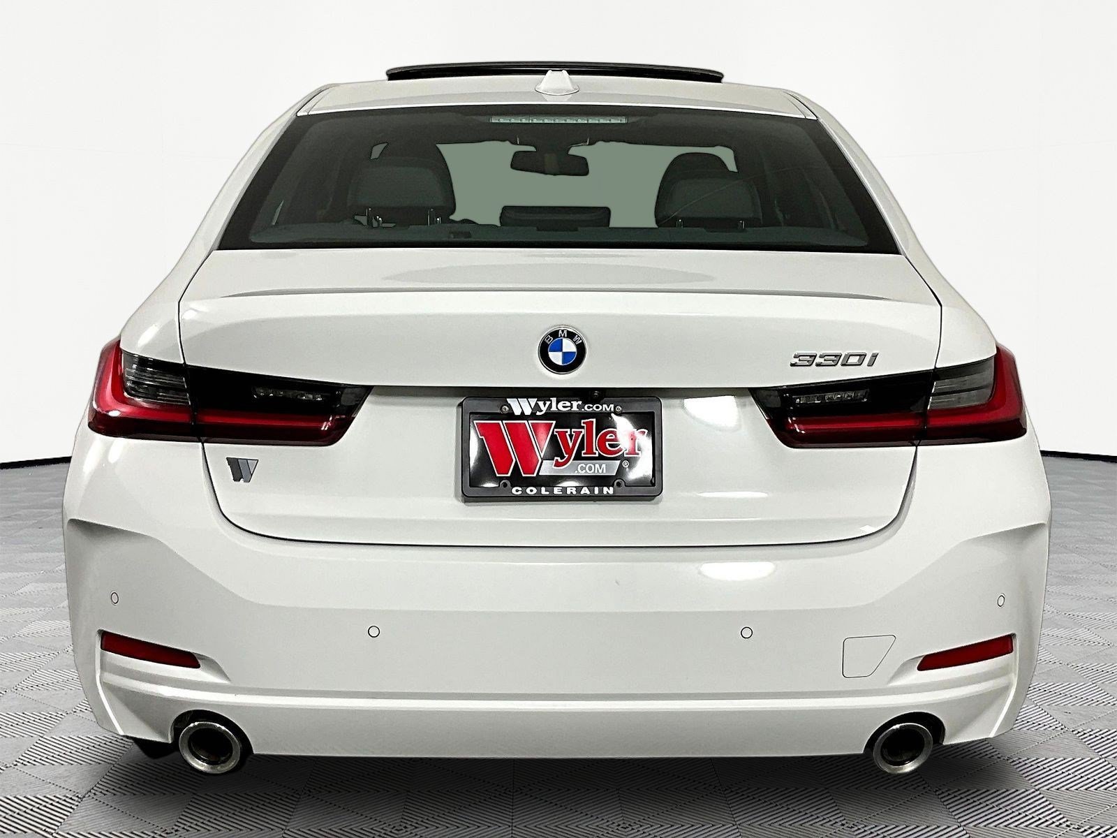 Used 2025 BMW 330i Sedan RWD image 5