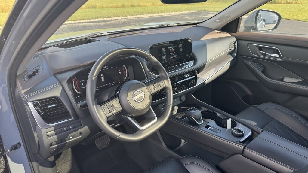 Used 2022 Nissan Rogue Platinum w/ Head-Up Display Package image 13