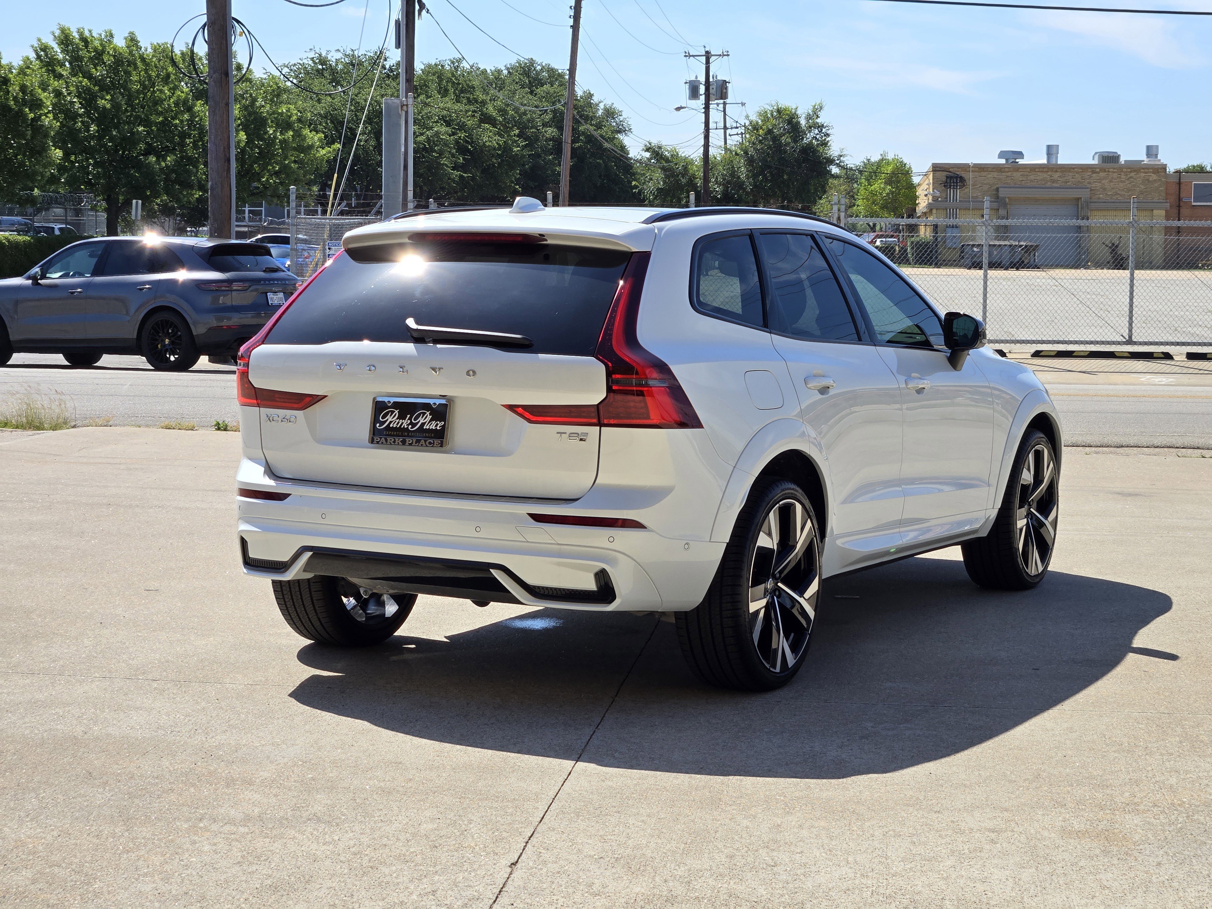 New 2026 Volvo XC60 T8 Ultra w/ Protection Package Premier AWD/4WD image 9