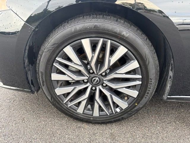 Used 2025 Nissan Altima 2.5 SV FWD image 9