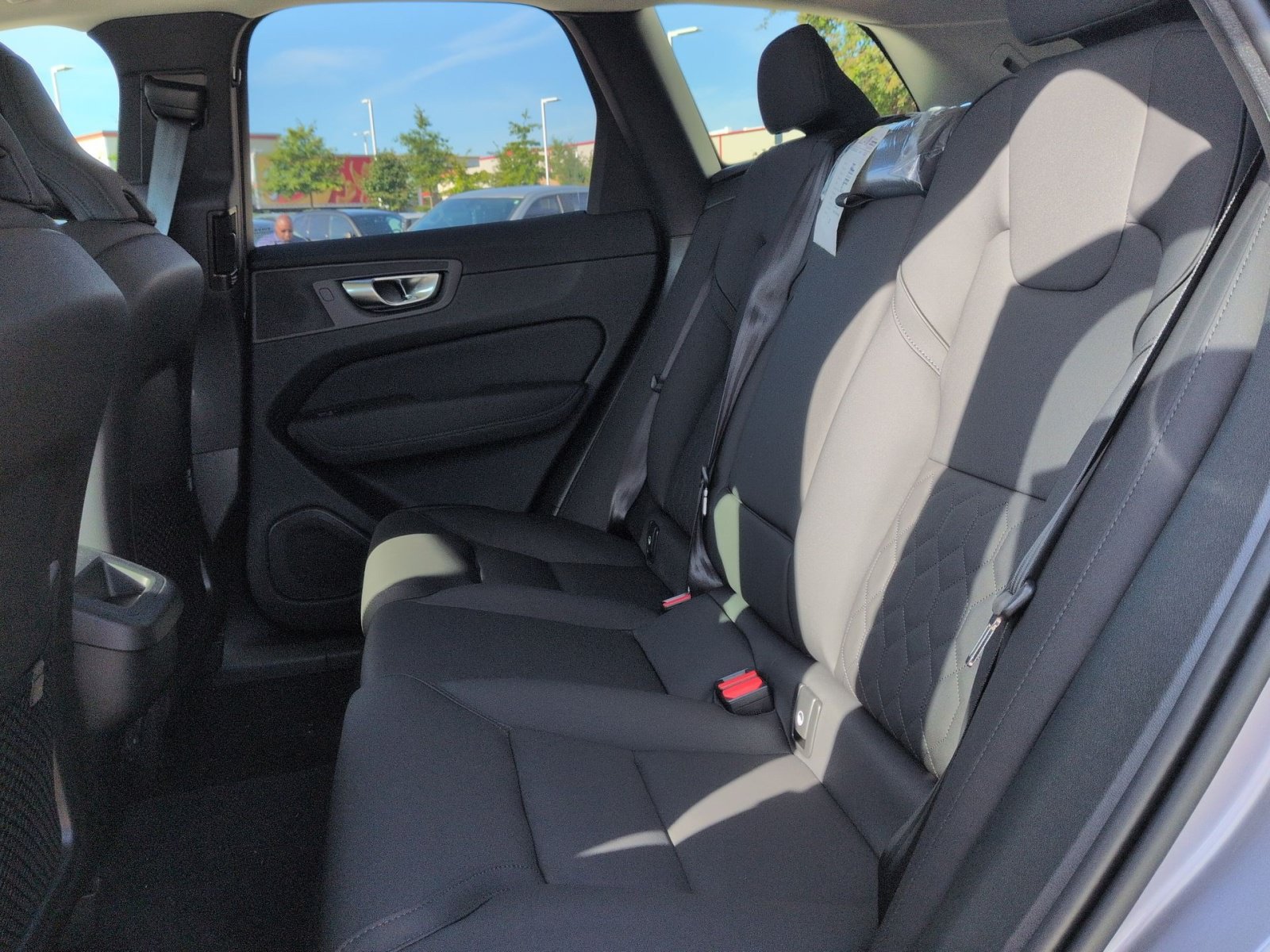 New 2026 Volvo XC60 B5 Plus w/ Protection Package Premier AWD/4WD image 33