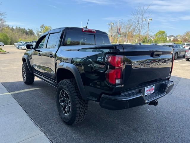 Used 2024 Chevrolet Colorado ZR2 w/ ZR2 Convenience Package III AWD/4WD image 3