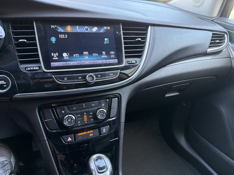 Used 2018 Buick Encore Essence AWD/4WD image 39