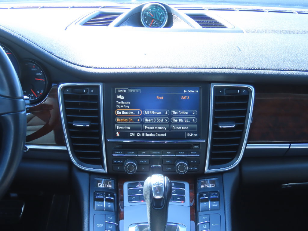 Used 2013 Porsche Panamera 4 image 8