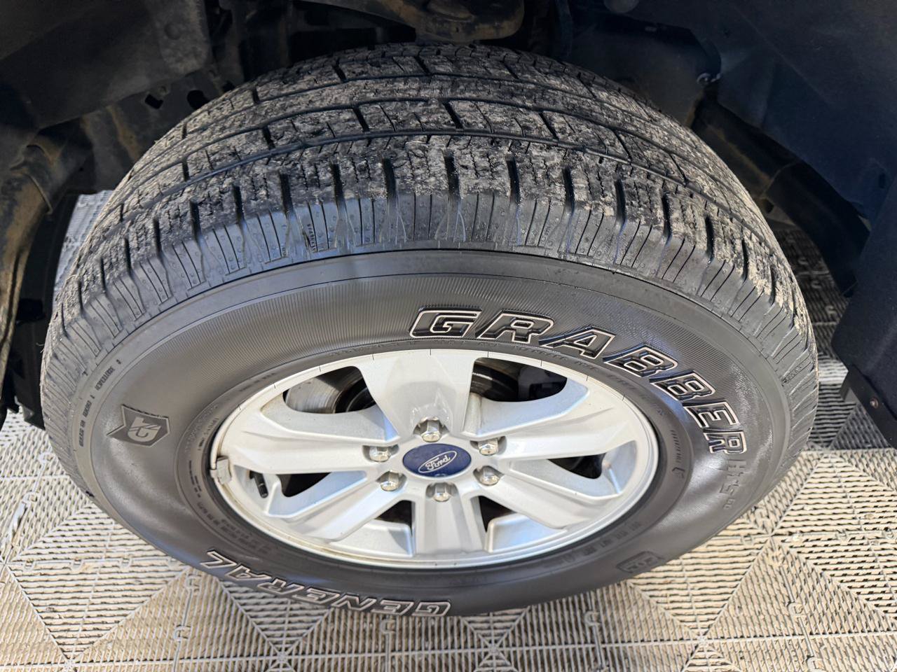 Used 2016 Ford F150 XLT AWD/4WD image 29
