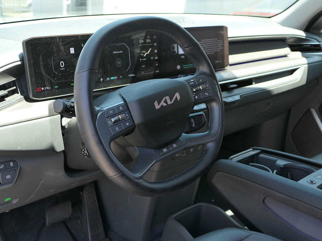 Used 2024 Kia EV9 Land AWD/4WD image 12