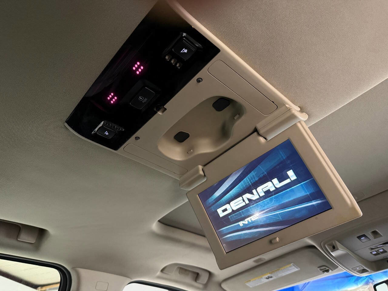 Used 2018 GMC Yukon XL Denali w/ Denali Ultimate Package AWD/4WD image 58