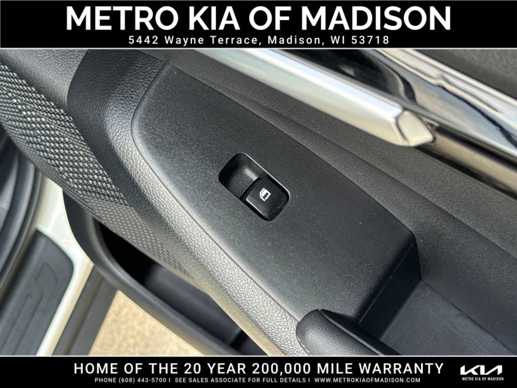 Used 2025 Kia Seltos S AWD/4WD image 38