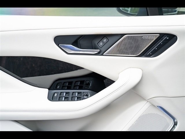Used 2023 Jaguar I-PACE HSE image 15