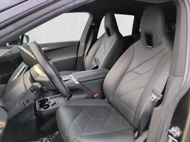 Used 2024 BMW iX xDrive50 w/ Premium Package AWD/4WD image 17